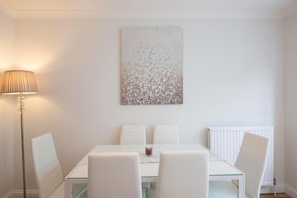 הוילה גילדפורד 3 Bed House/Garden/Wi-Fi/Parking/Central Location מראה חיצוני תמונה