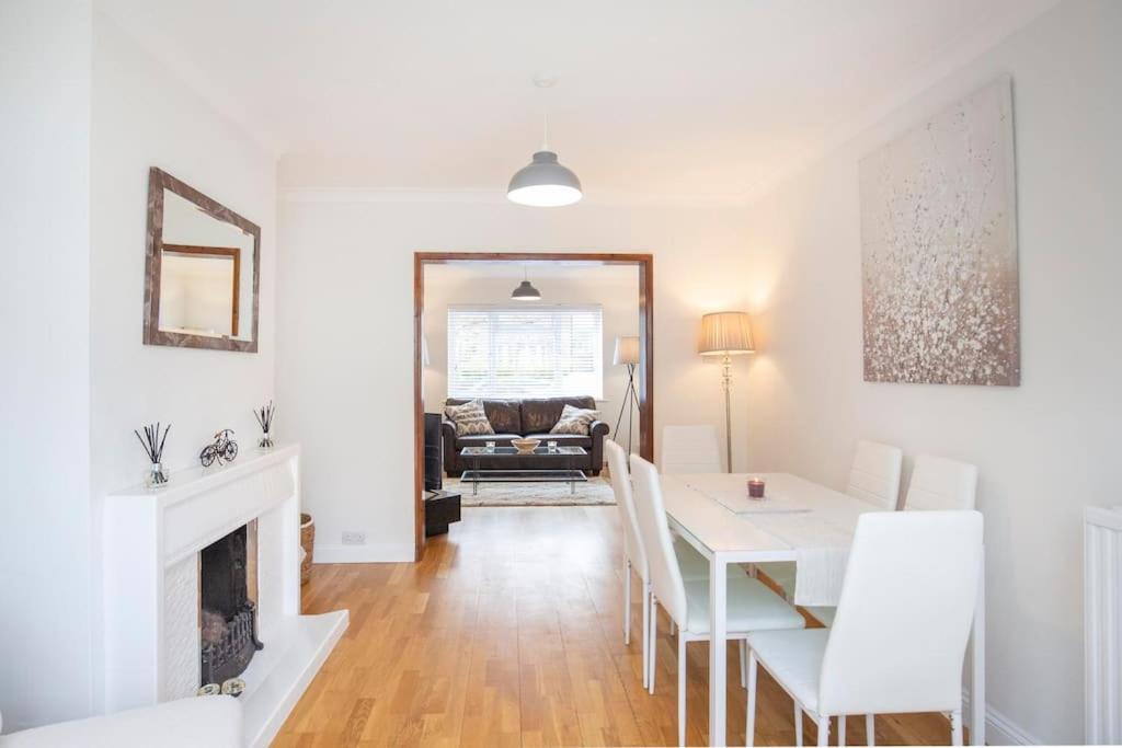 הוילה גילדפורד 3 Bed House/Garden/Wi-Fi/Parking/Central Location מראה חיצוני תמונה